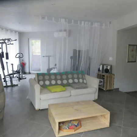 Mas Corbiere Bed and Breakfast Νιμ